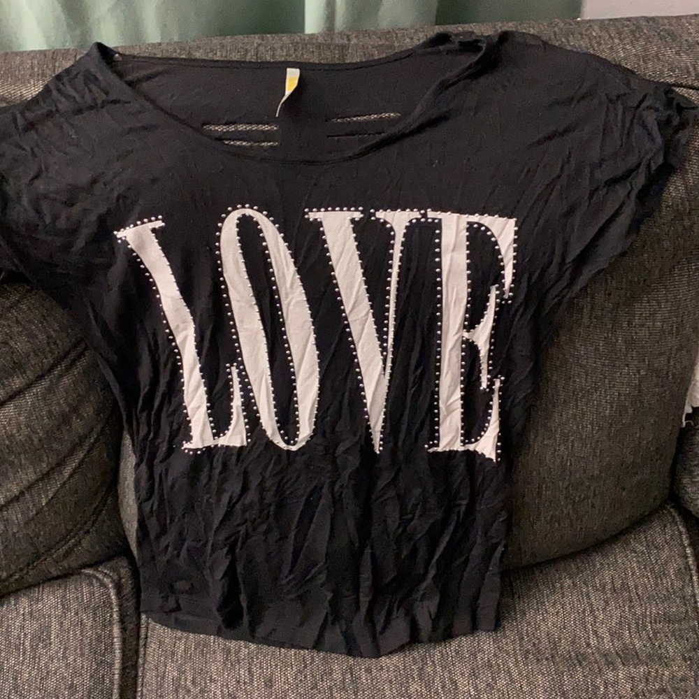 Size large black and white love shirt
